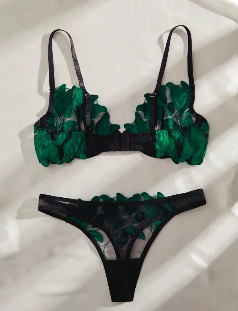 Set de lencería femenina de 2 piezas en color verde bosque con hojas de arce translúcidas
