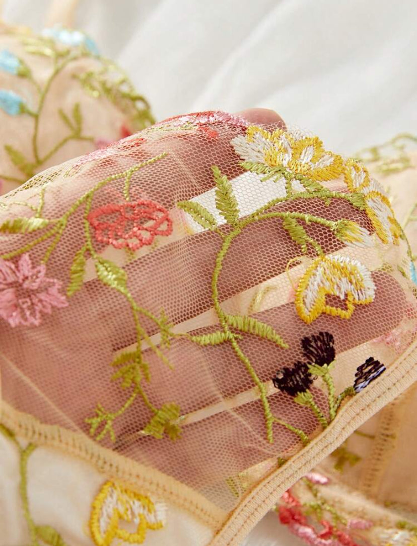 Conjunto de lencería sexy para mujer con top de tirantes y Bottom minimalista con bordado floral