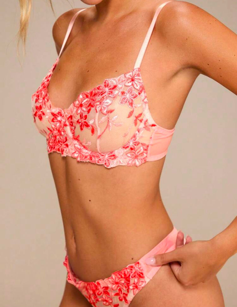 Set de 2 piezas de ropa interior femenina con sujetador con aros color rosa romántico