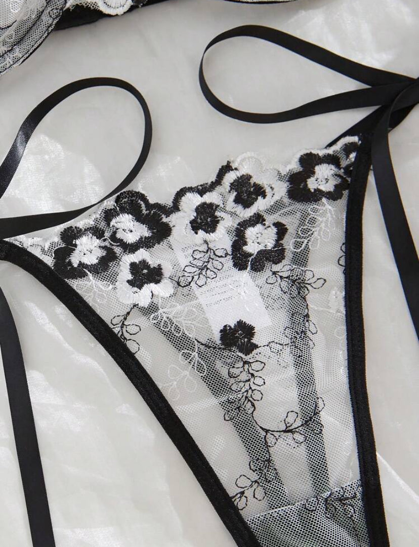 Set de 2 piezas de lencería sexy con bordado floral y encaje para mujeres