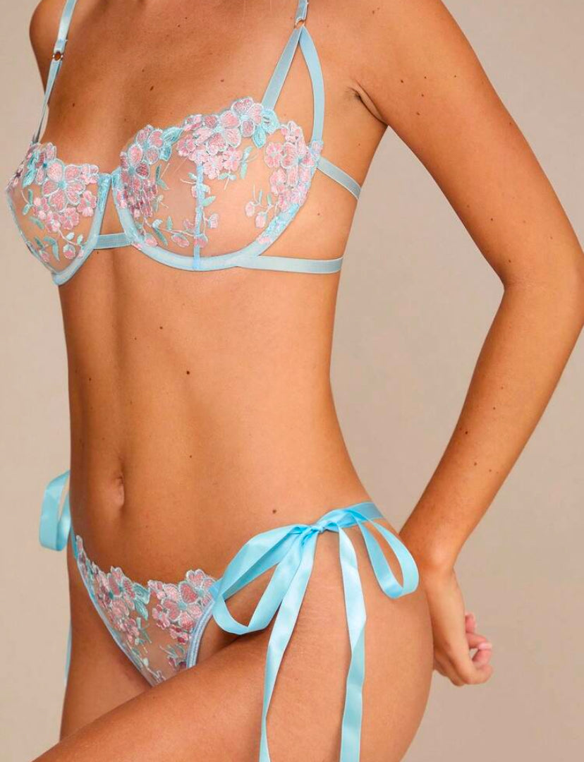 Set de 2 piezas de lencería de mujer con cordones y bordados en azul cielo