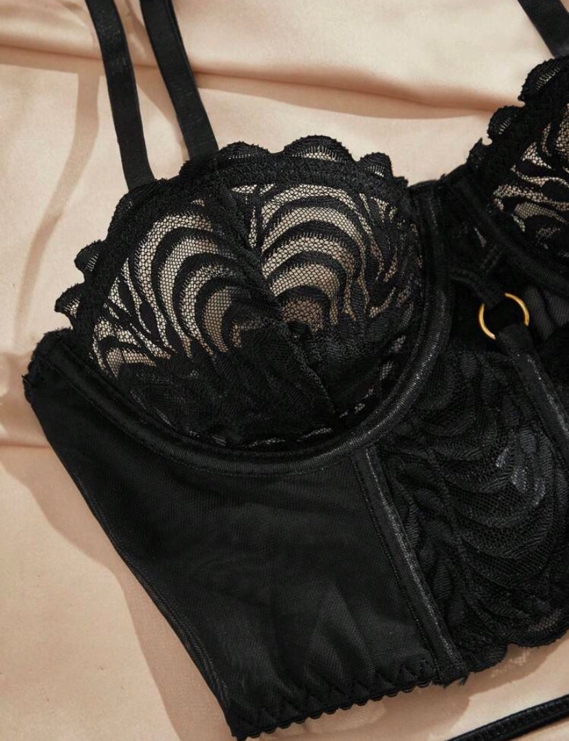 Conjunto de lencería sexy de encaje y malla para mujeres
