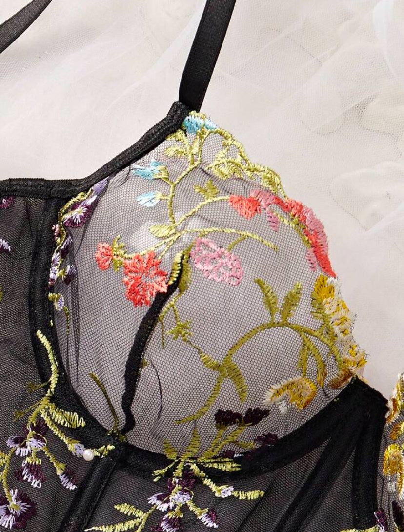 Juego de lencería femenina con bordados florales, sexy y elegante, de piel amigable