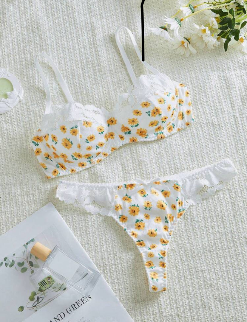 Conjunto de lencería de encaje de contraste y sujetador con estampado floral de dulce diseño y 2 piezas de panty