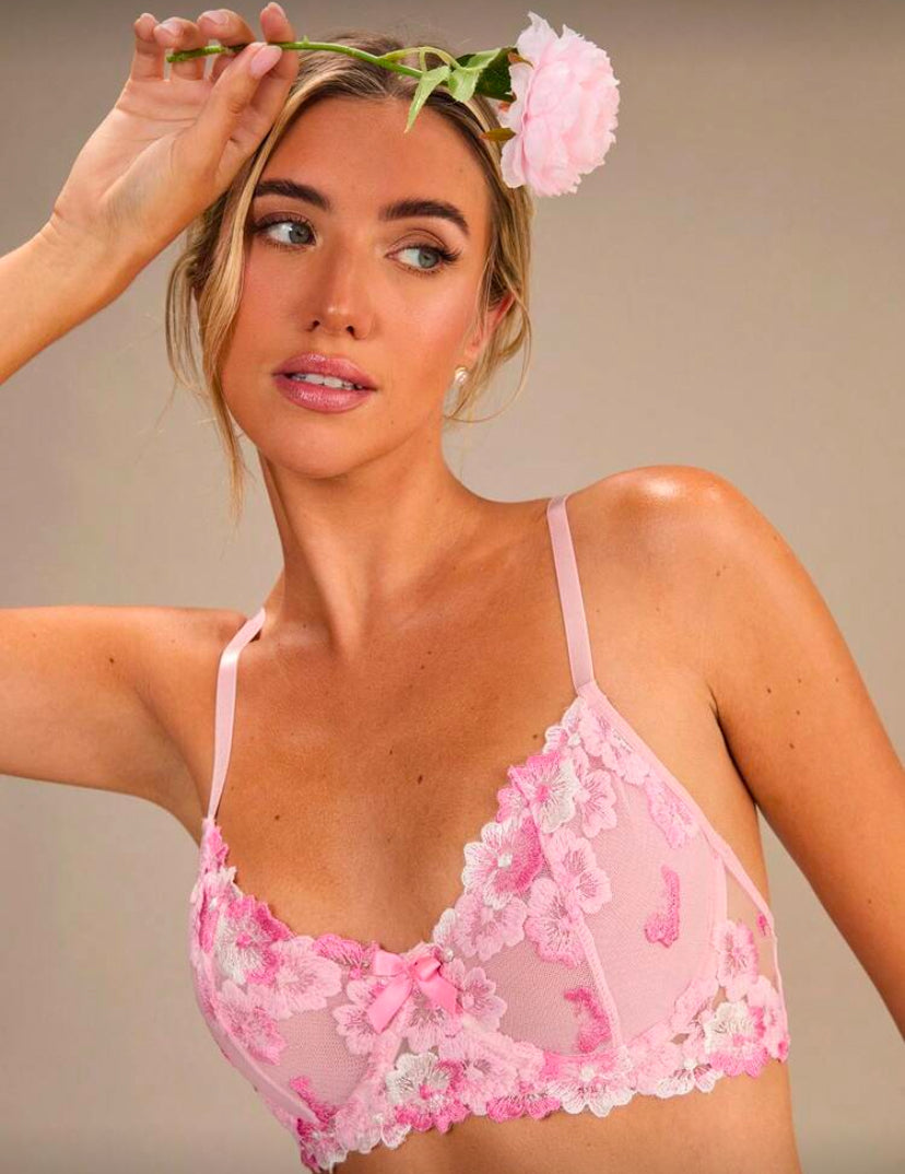 Conjunto de lencería con sostén y bragas con copa con bordado floral y aro