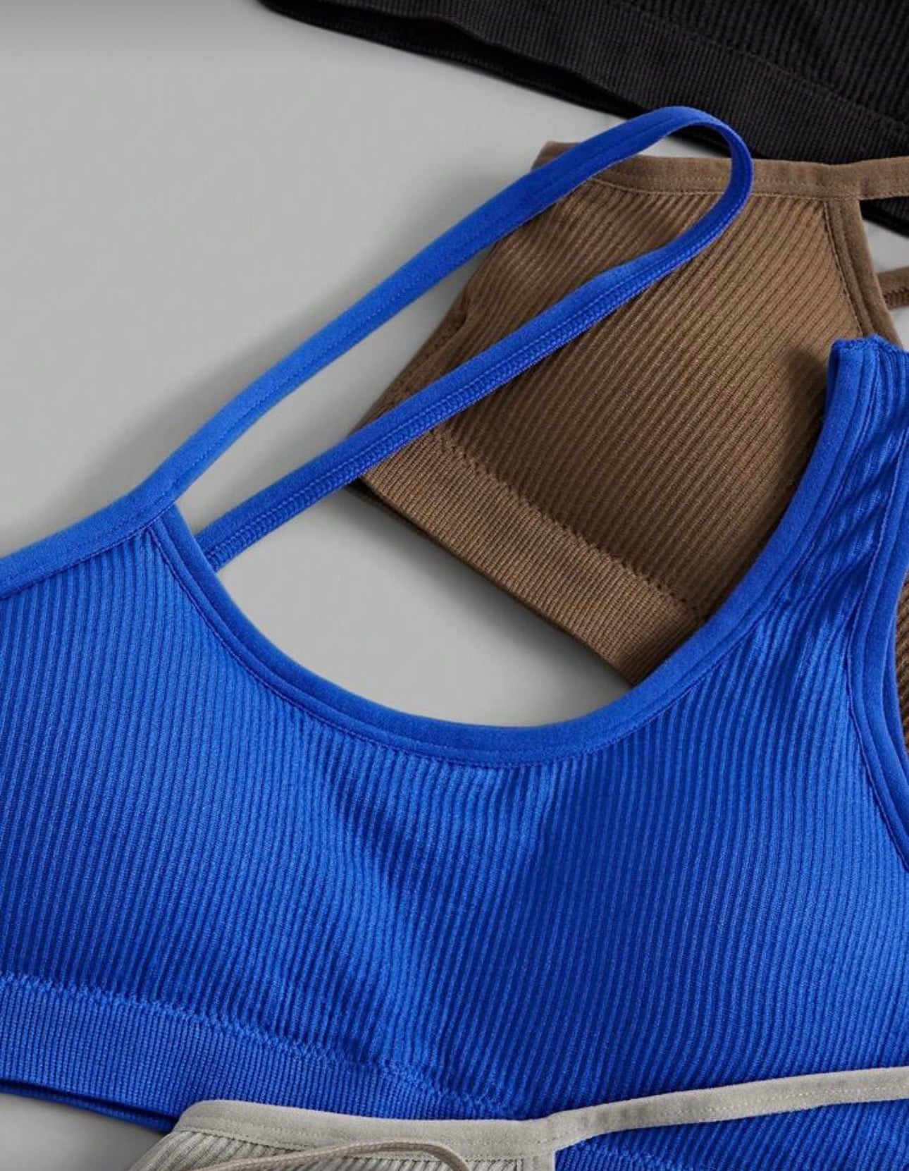 Sujetadores deportivos de verano de color liso, sin costuras y con cuello asimétrico (paquete de 6)