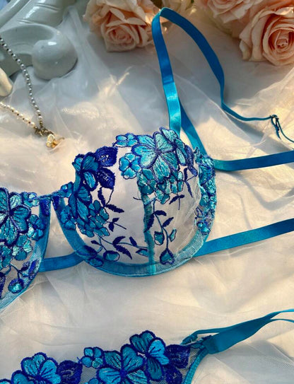 Conjunto de lencería de 2 piezas para damas con tirantes bordados en azul celeste