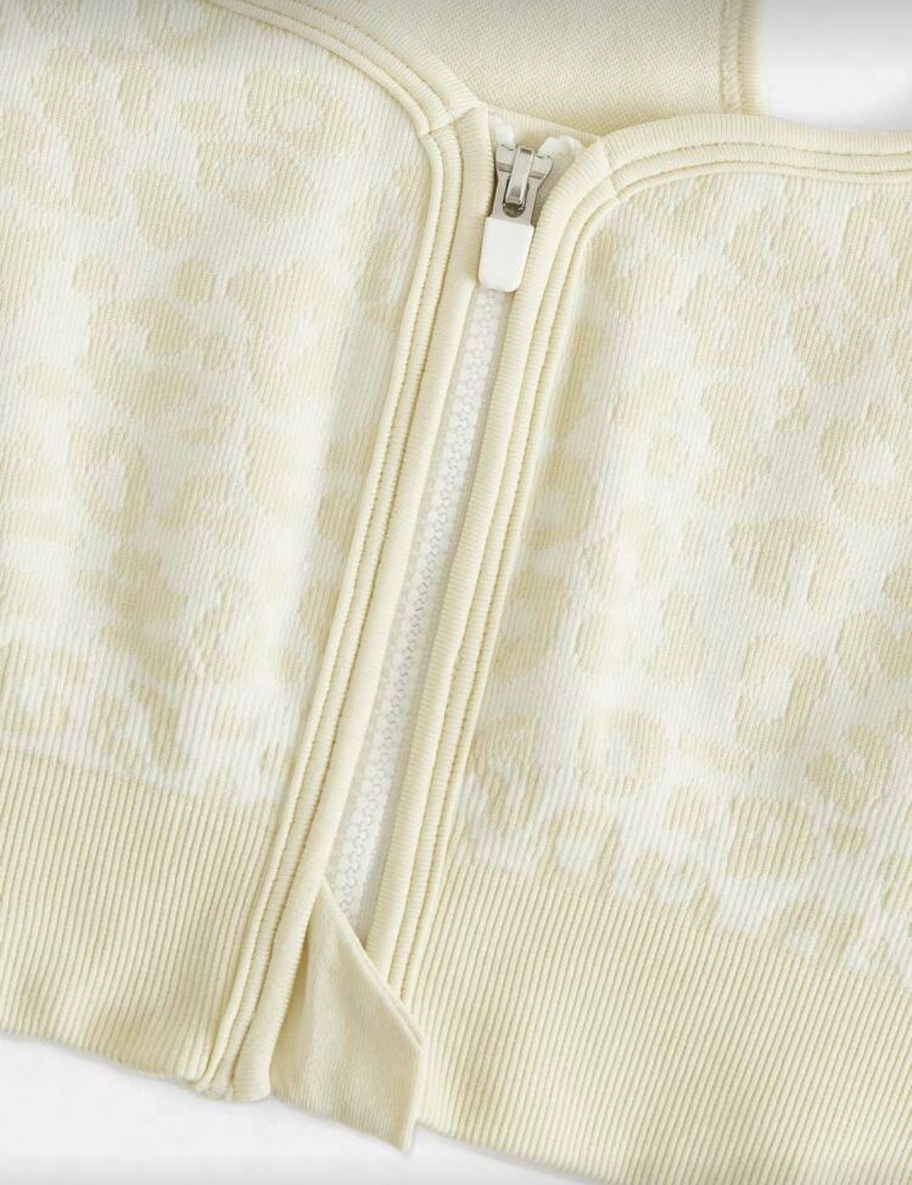 Conjunto de 3 sostenes deportivos con estampado de leopardo